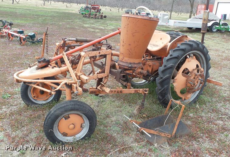 image for item BY9029 1949 Allis Chalmers 6 cultivator/potato seeder tractor