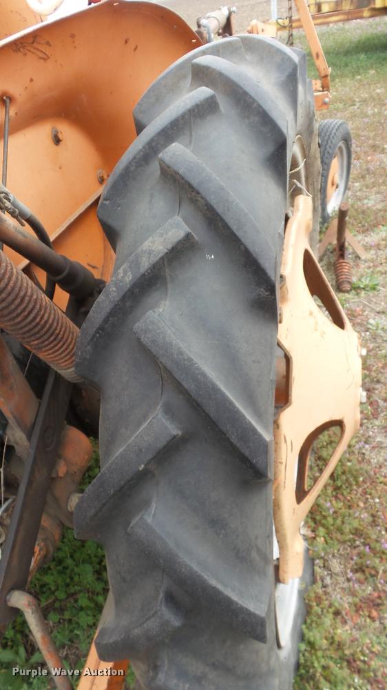 image for item BY9029 1949 Allis Chalmers 6 cultivator/potato seeder tractor