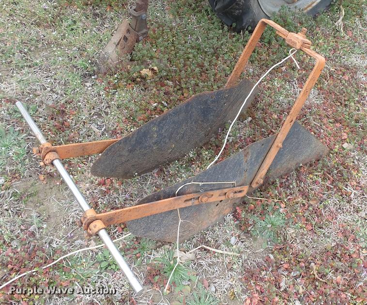 image for item BY9029 1949 Allis Chalmers 6 cultivator/potato seeder tractor