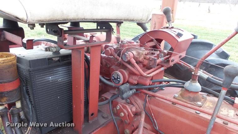 image for item BY9038 International 274 tractor