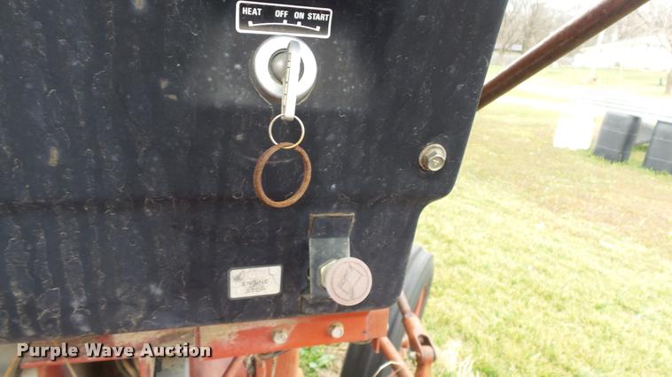 image for item BY9038 International 274 tractor