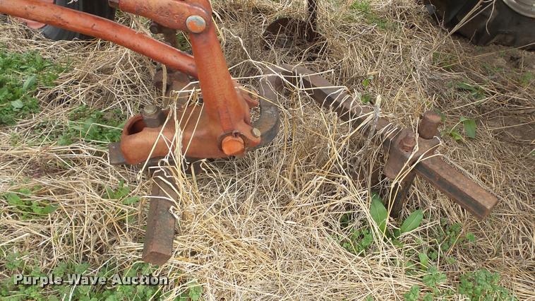 image for item BY9038 International 274 tractor