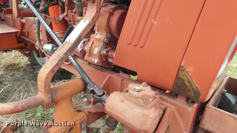 image for item BY9038 International 274 tractor