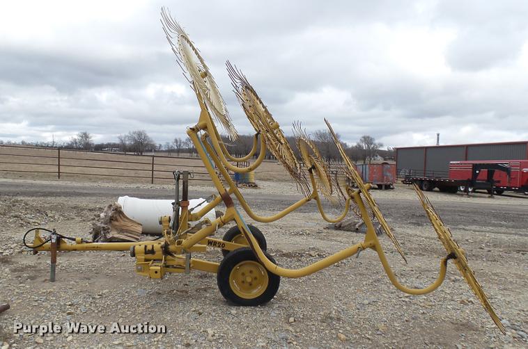 image for item CB9585 Vermeer WR20 wheel hay rake