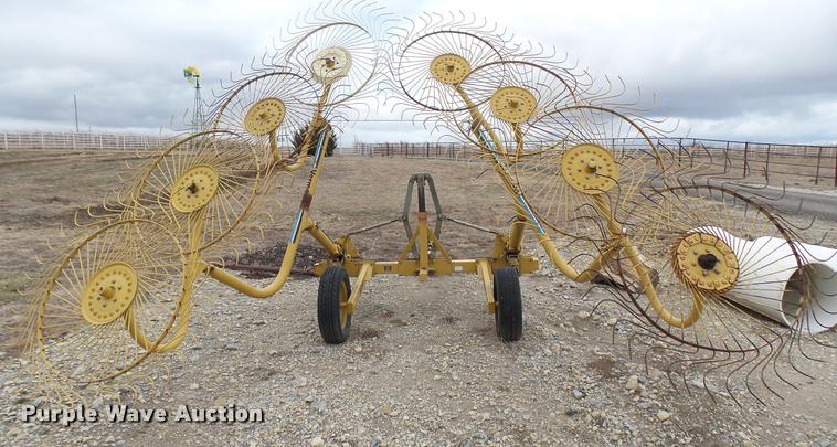 image for item CB9585 Vermeer WR20 wheel hay rake
