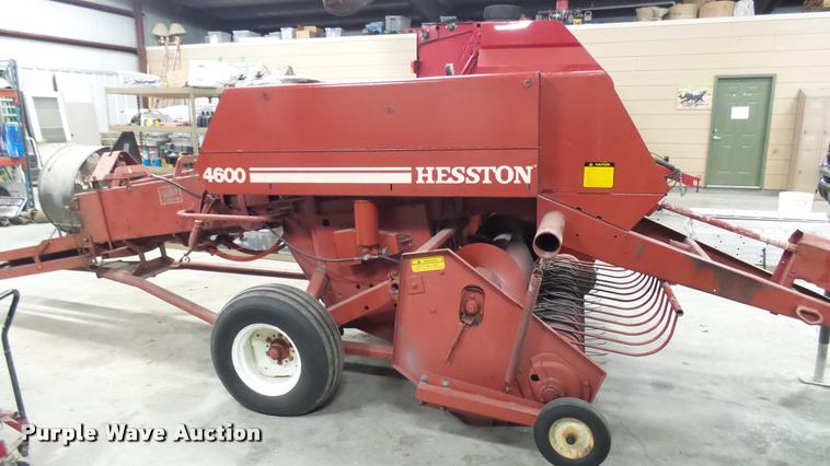 image for item CB9604 Hesston 4600 small square baler