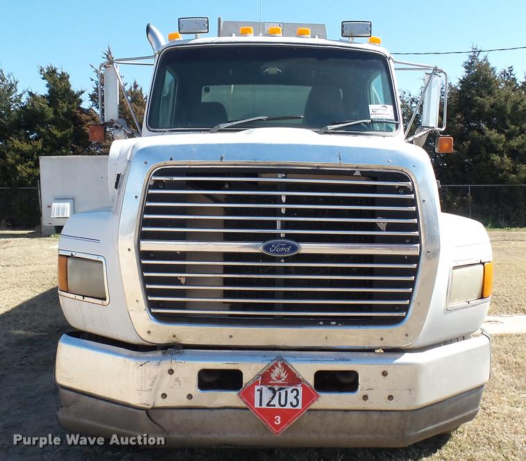 image for item DA0424 1990 Ford L9000 fuel truck