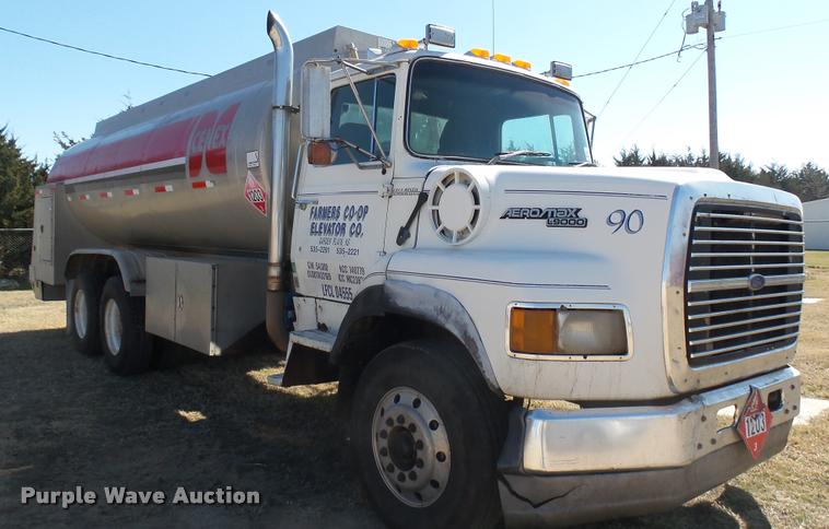 image for item DA0424 1990 Ford L9000 fuel truck