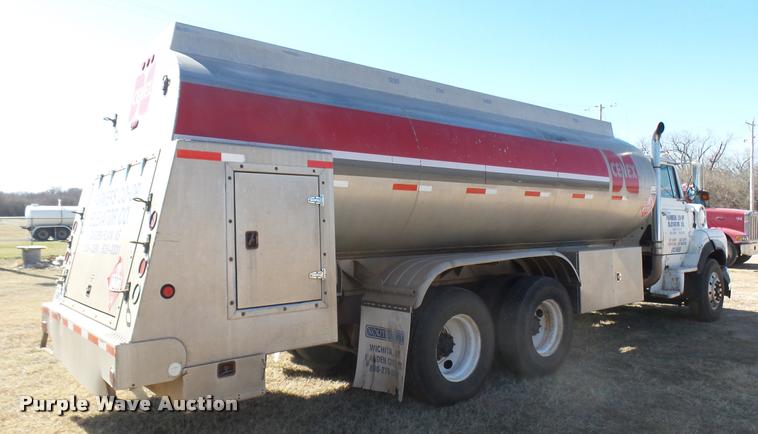 image for item DA0424 1990 Ford L9000 fuel truck