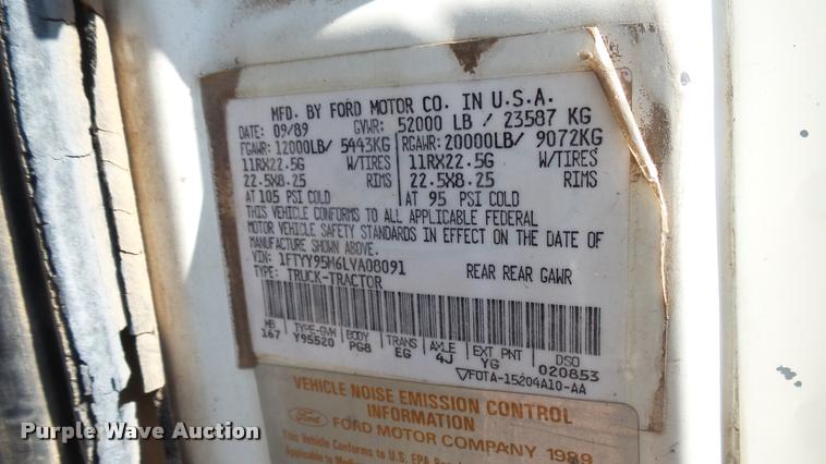 image for item DA0424 1990 Ford L9000 fuel truck