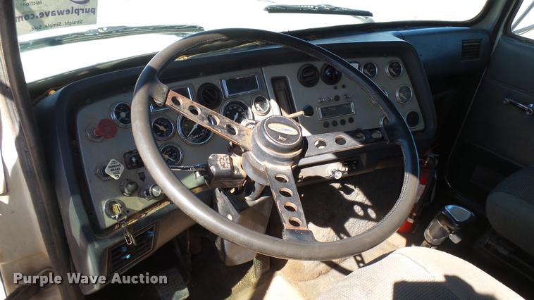 image for item DA0424 1990 Ford L9000 fuel truck