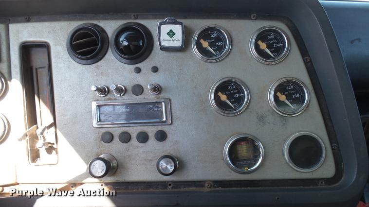 image for item DA0424 1990 Ford L9000 fuel truck