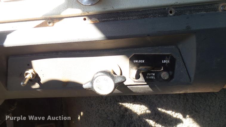 image for item DA0424 1990 Ford L9000 fuel truck