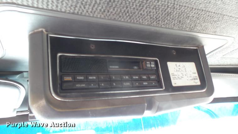 image for item DA0424 1990 Ford L9000 fuel truck