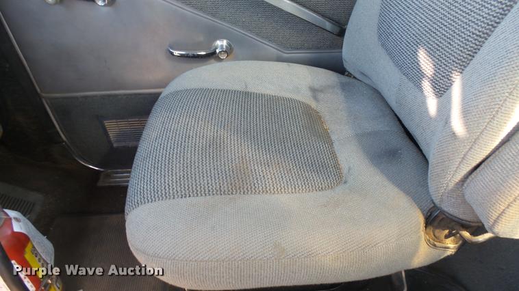 image for item DA0424 1990 Ford L9000 fuel truck