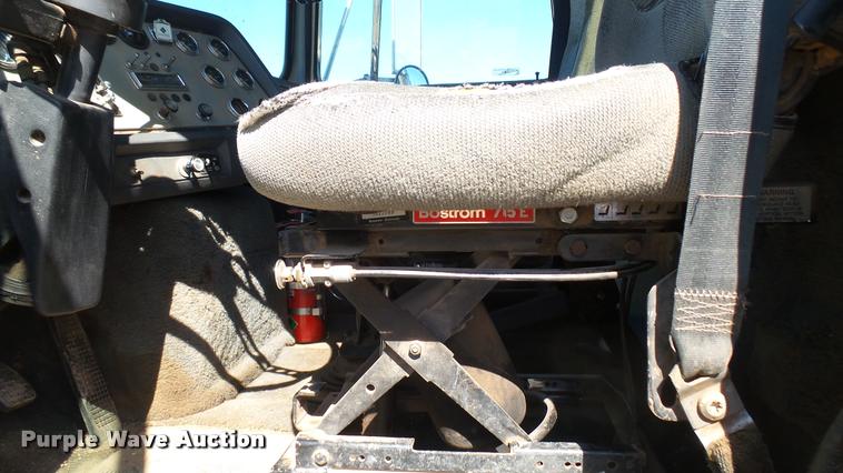 image for item DA0424 1990 Ford L9000 fuel truck