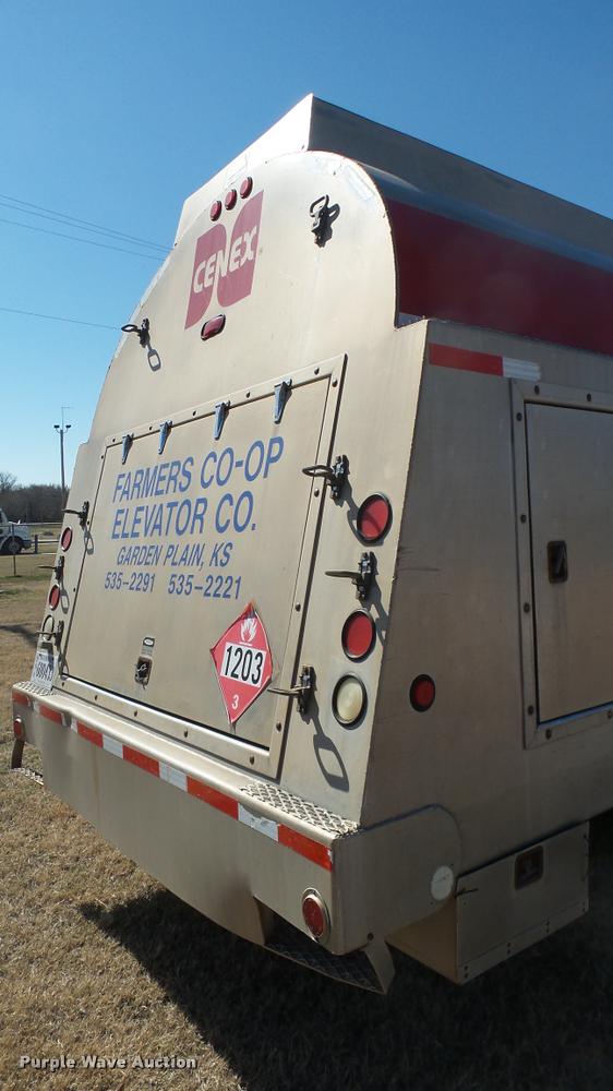 image for item DA0424 1990 Ford L9000 fuel truck