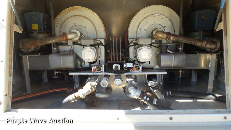 image for item DA0424 1990 Ford L9000 fuel truck