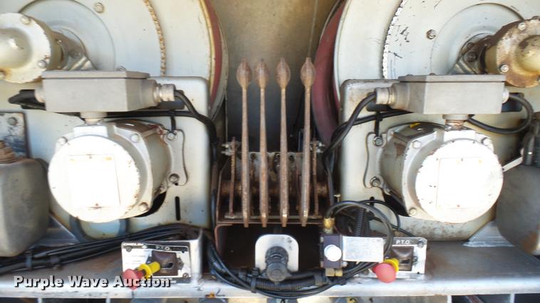 image for item DA0424 1990 Ford L9000 fuel truck