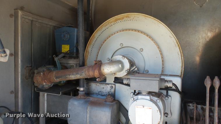 image for item DA0424 1990 Ford L9000 fuel truck