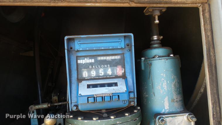 image for item DA0424 1990 Ford L9000 fuel truck