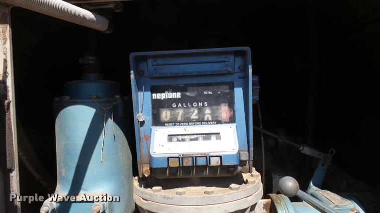 image for item DA0424 1990 Ford L9000 fuel truck