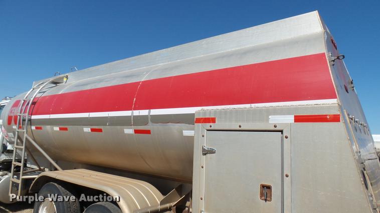 image for item DA0424 1990 Ford L9000 fuel truck