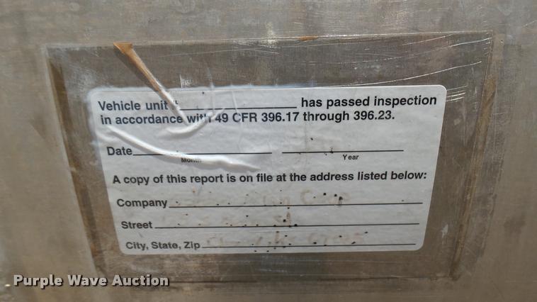 image for item DA0424 1990 Ford L9000 fuel truck