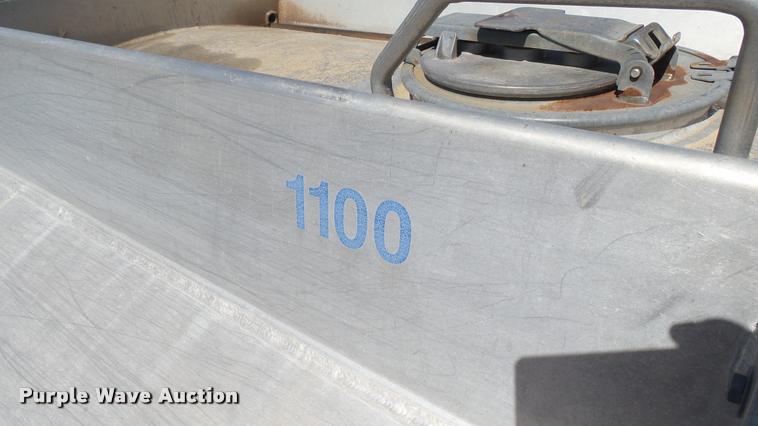 image for item DA0424 1990 Ford L9000 fuel truck