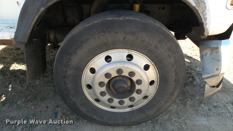 image for item DA0424 1990 Ford L9000 fuel truck