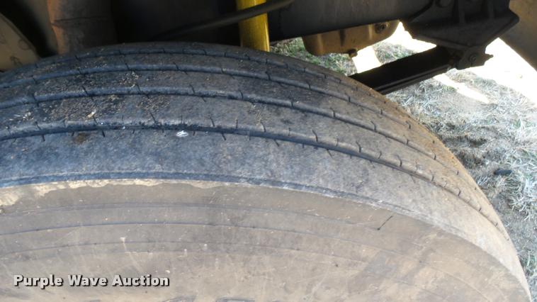 image for item DA0424 1990 Ford L9000 fuel truck