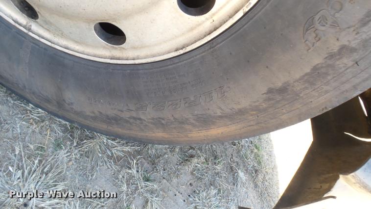 image for item DA0424 1990 Ford L9000 fuel truck