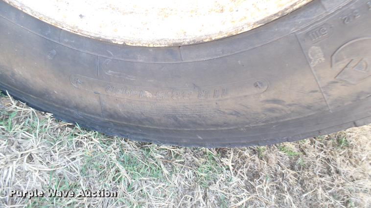 image for item DA0424 1990 Ford L9000 fuel truck