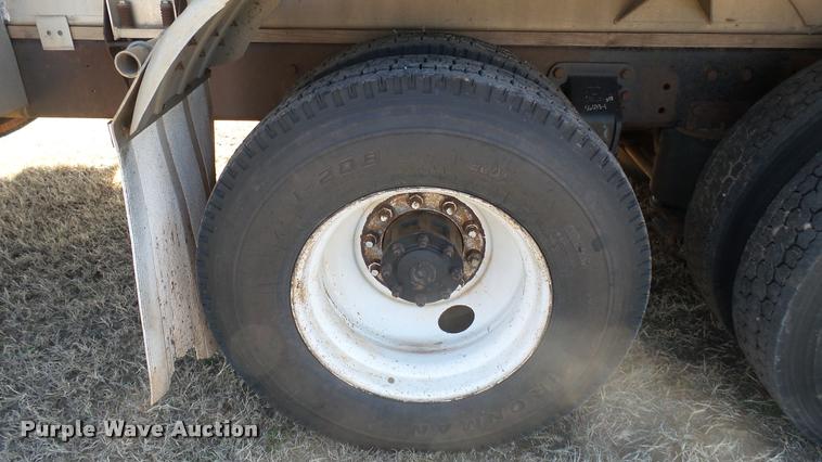 image for item DA0424 1990 Ford L9000 fuel truck