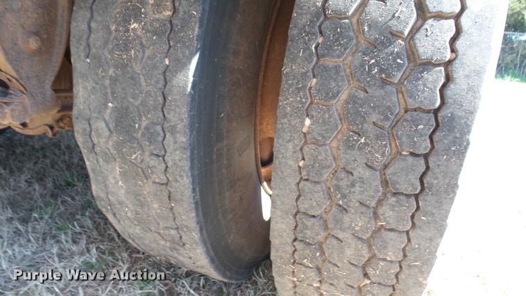 image for item DA0424 1990 Ford L9000 fuel truck