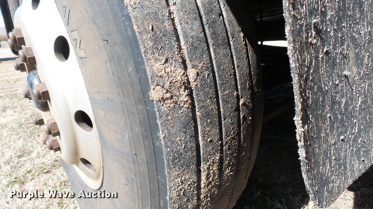 image for item DA0424 1990 Ford L9000 fuel truck