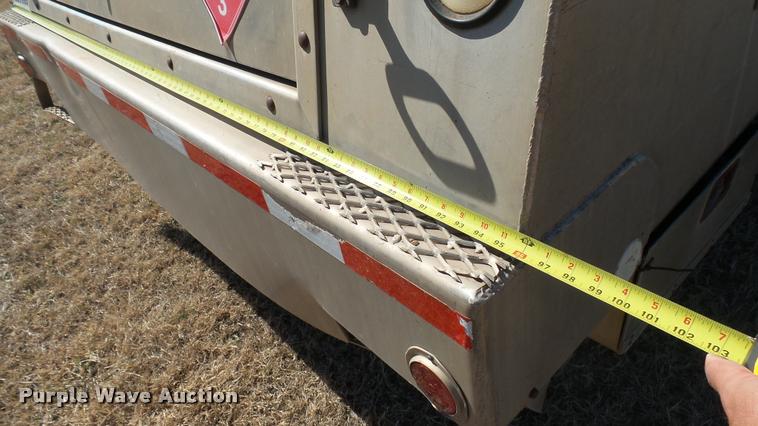 image for item DA0424 1990 Ford L9000 fuel truck