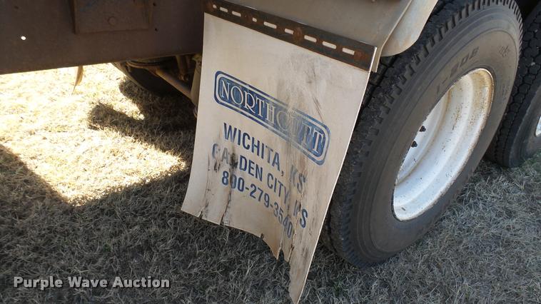 image for item DA0424 1990 Ford L9000 fuel truck