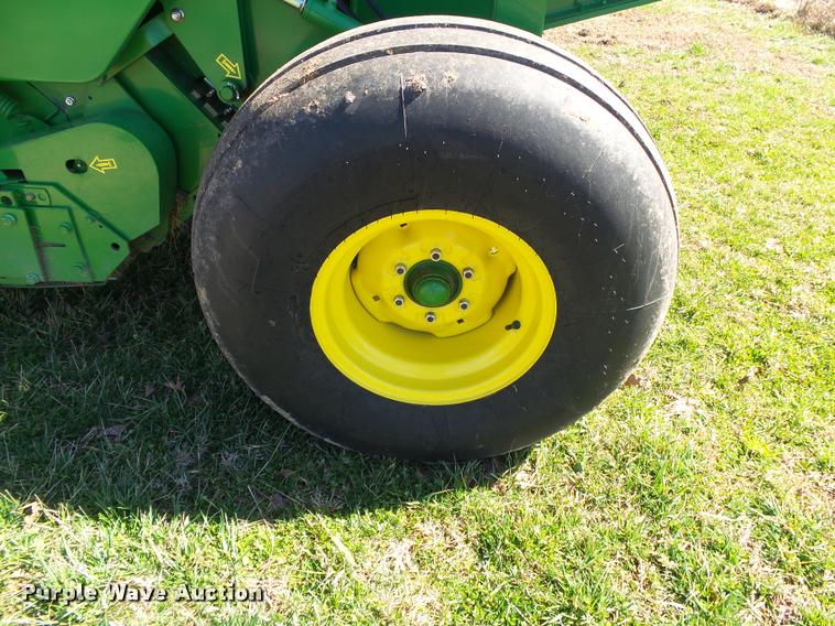 image for item DA2571 2013 John Deere 469 Mega Wide Plus round baler