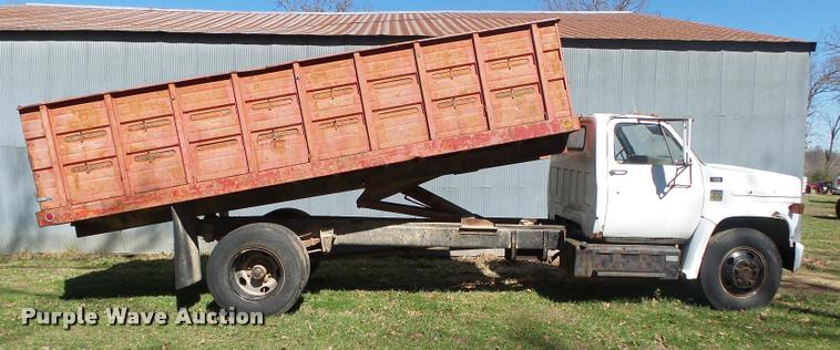 image for item DA2572 1976 Chevrolet C60 grain truck