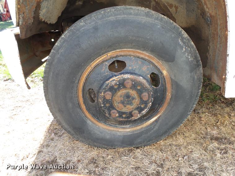 image for item DA2572 1976 Chevrolet C60 grain truck