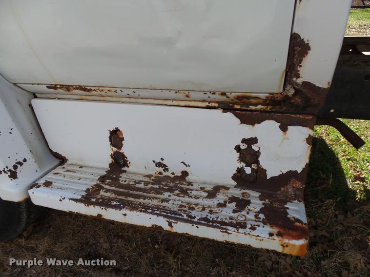 image for item DA2572 1976 Chevrolet C60 grain truck