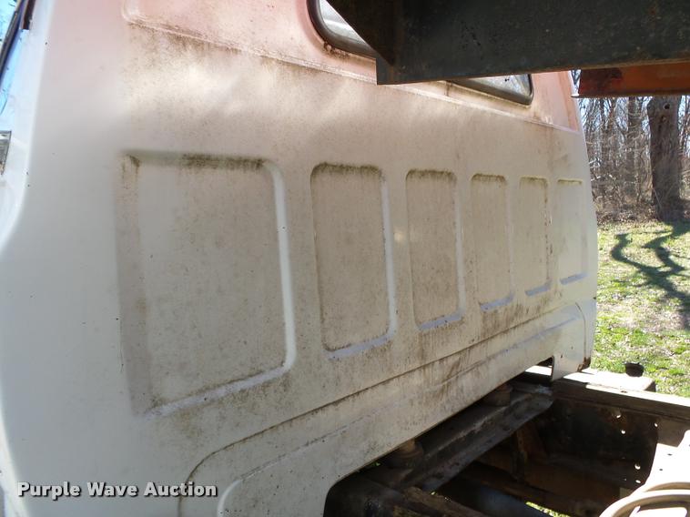 image for item DA2572 1976 Chevrolet C60 grain truck