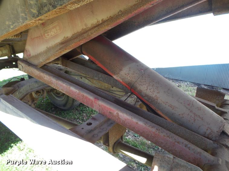 image for item DA2572 1976 Chevrolet C60 grain truck