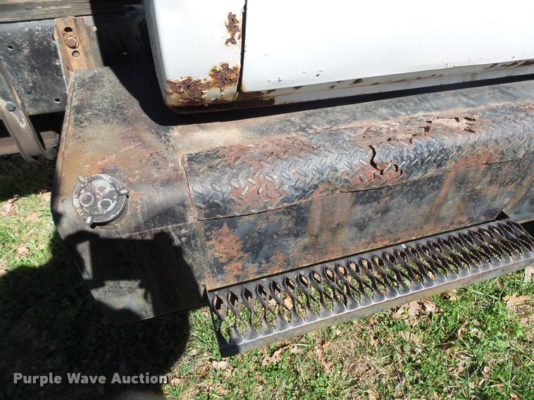 image for item DA2572 1976 Chevrolet C60 grain truck