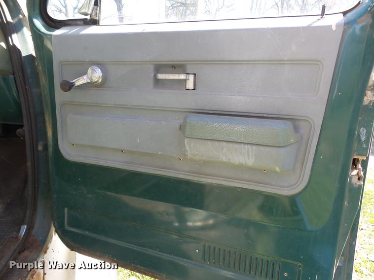 image for item DA2572 1976 Chevrolet C60 grain truck