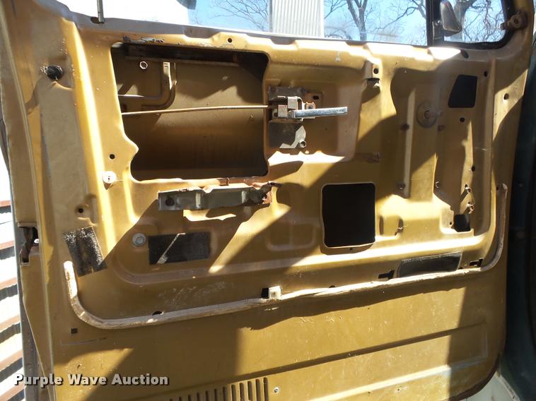 image for item DA2572 1976 Chevrolet C60 grain truck