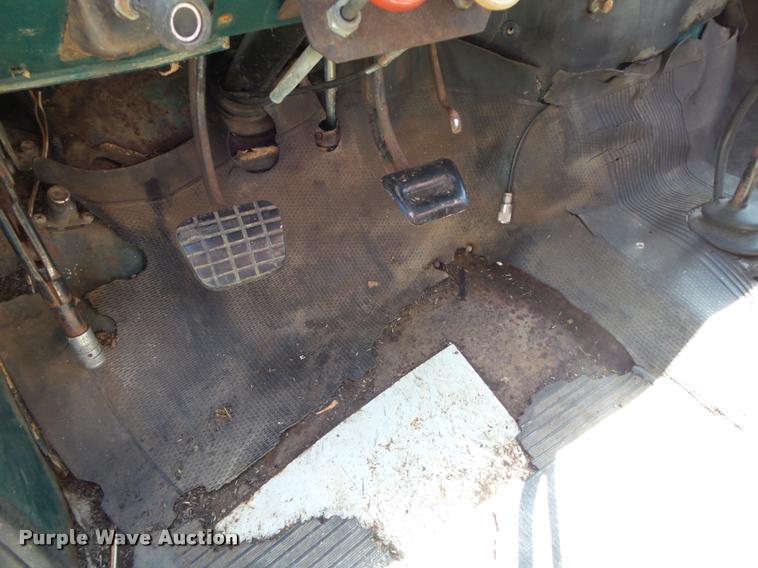 image for item DA2572 1976 Chevrolet C60 grain truck