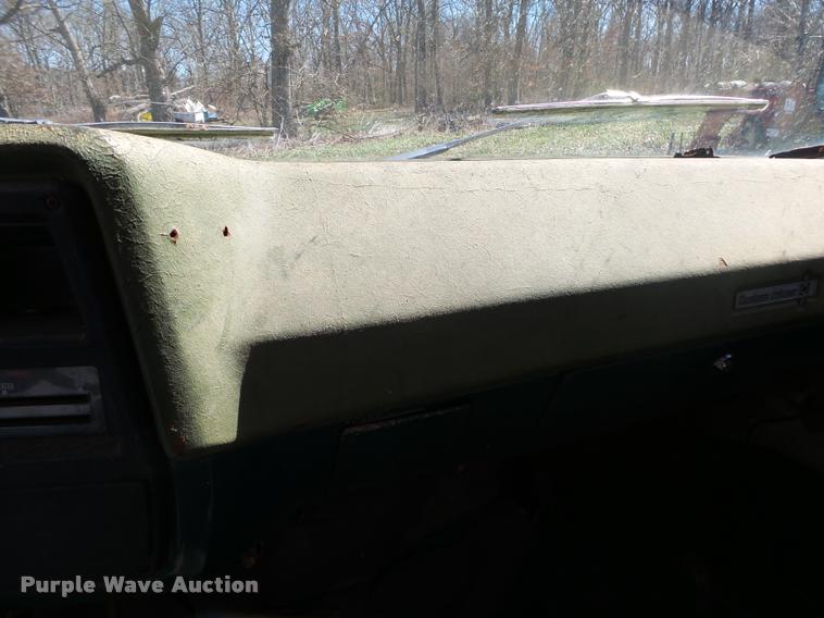 image for item DA2572 1976 Chevrolet C60 grain truck