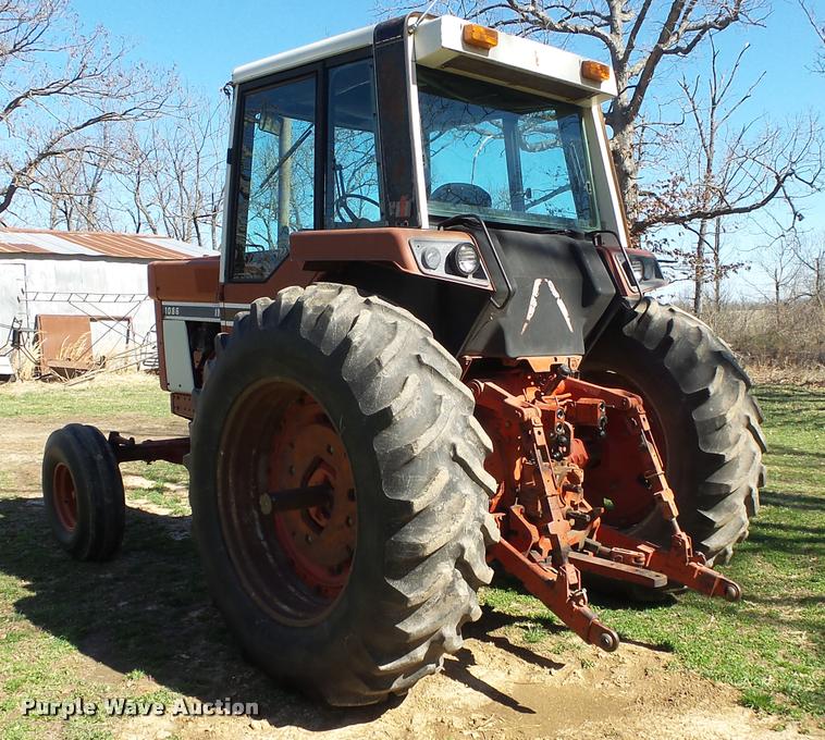 image for item DA2575 1976 International 1086 tractor